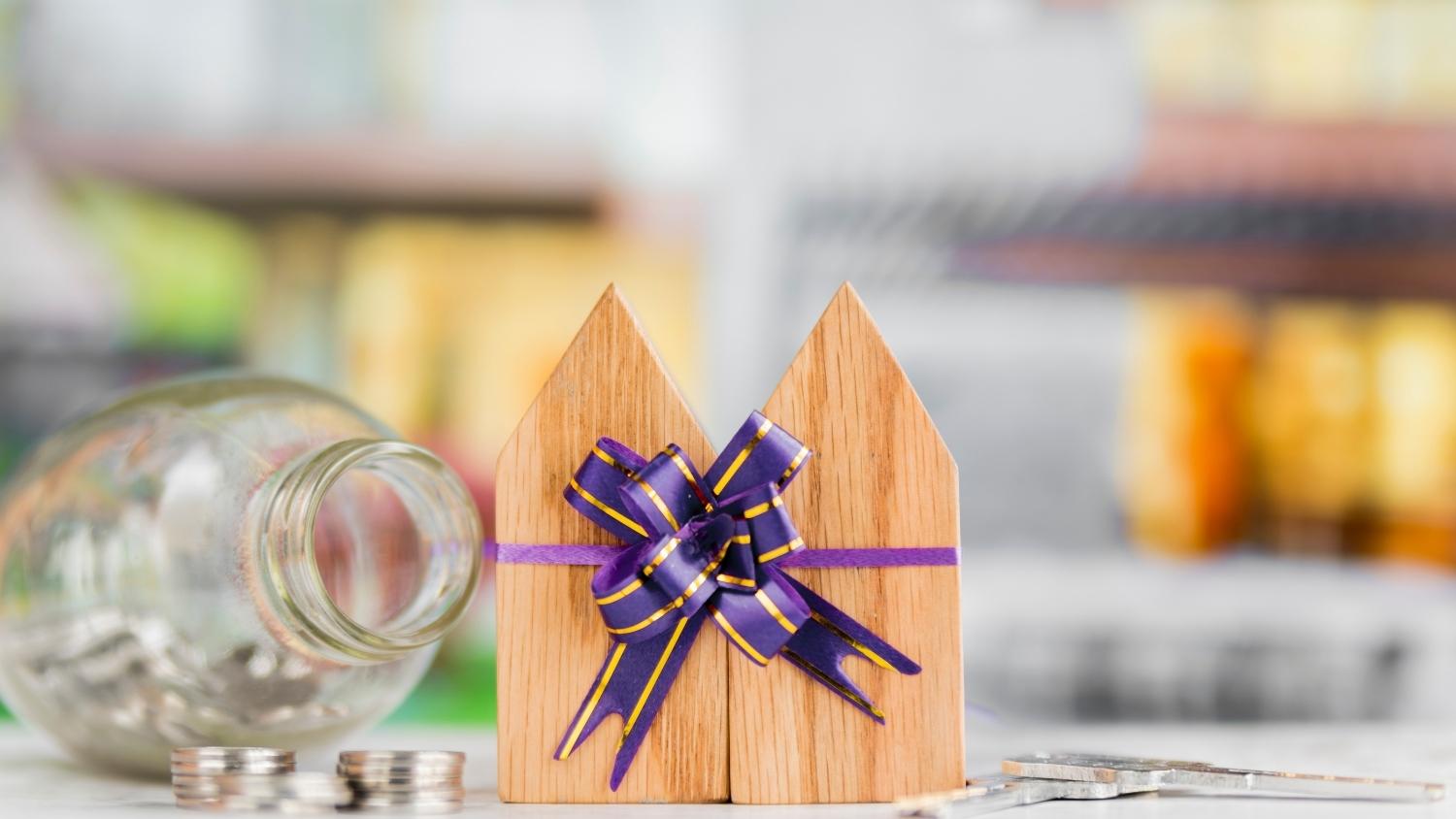 Cash gift used to buy a house later occupied by the donor Cash gift used to buy a house later occupied by the donor